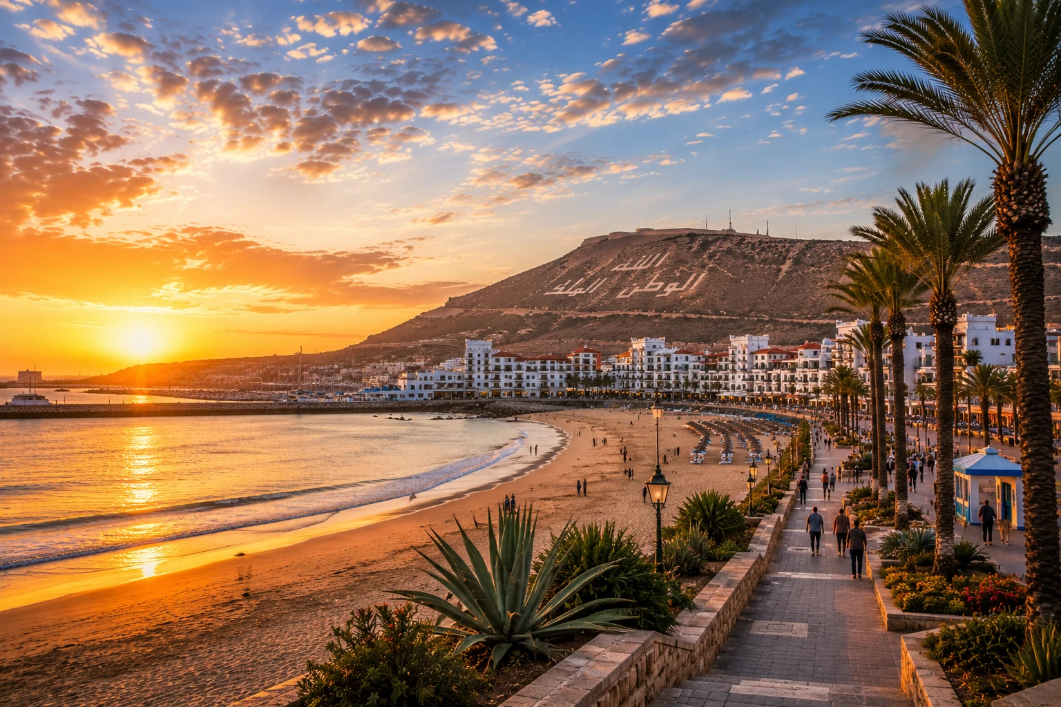 Vue sur la baie d'Agadir et sa longue plage atlantique